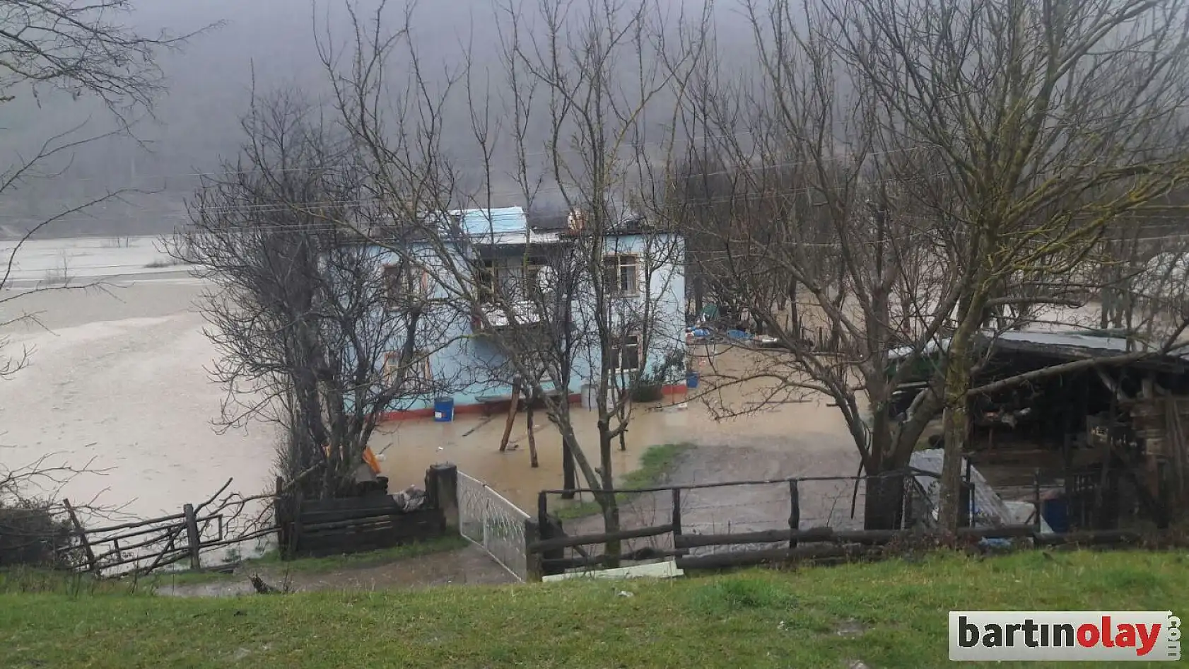 Baraj bölgesinde sular yükseldi