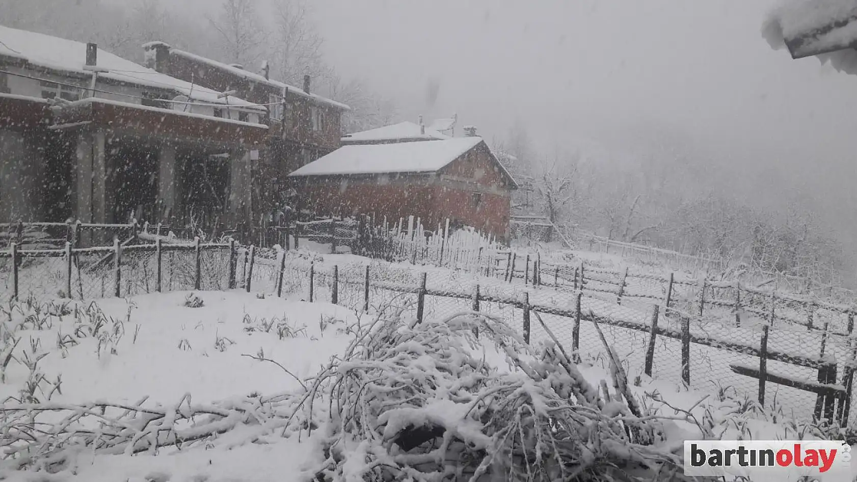 Bartın'da beklenen kar etkisini gösterdi