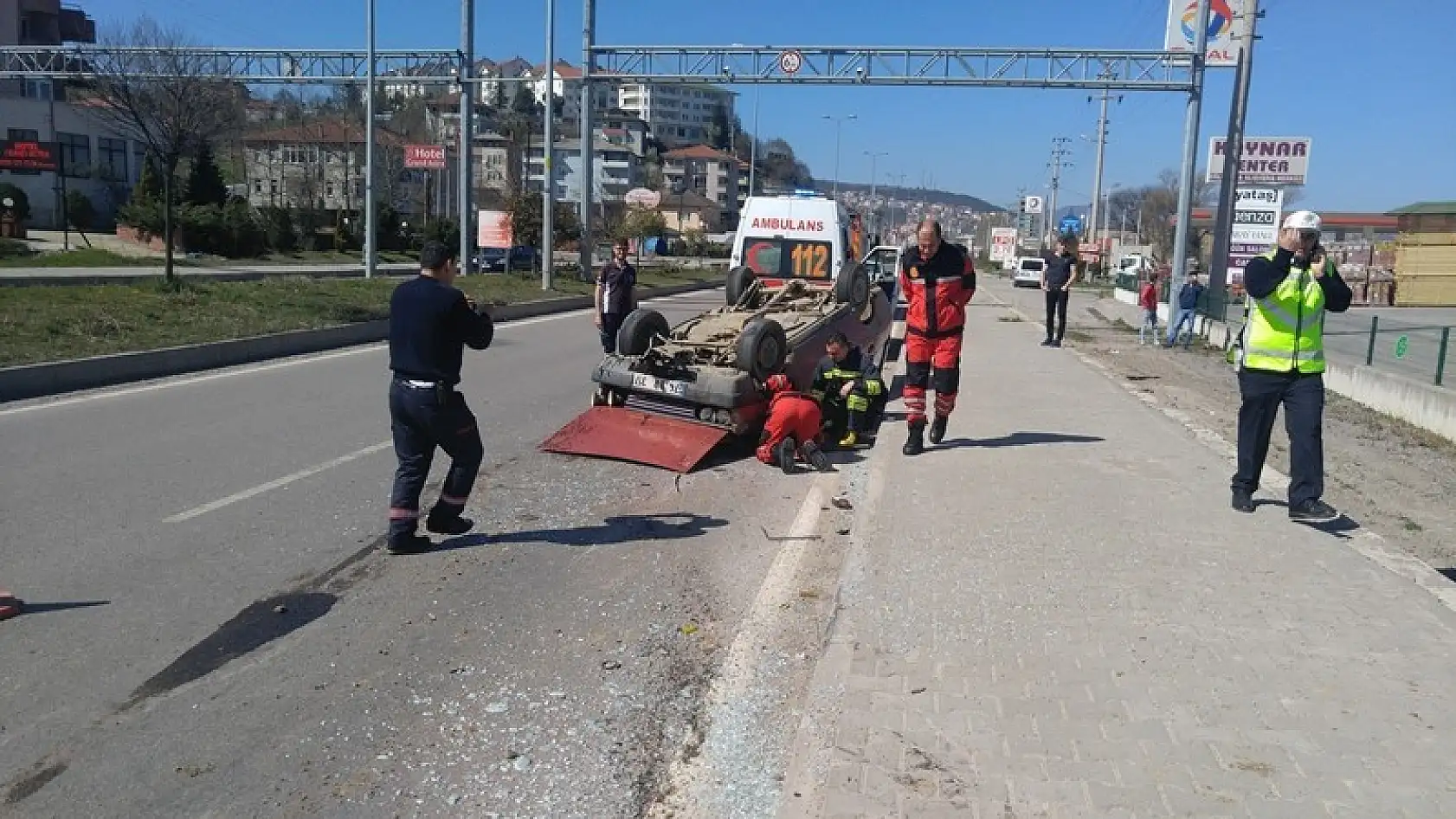 Bartın'da kazalar peş peşe, 4 yaralı