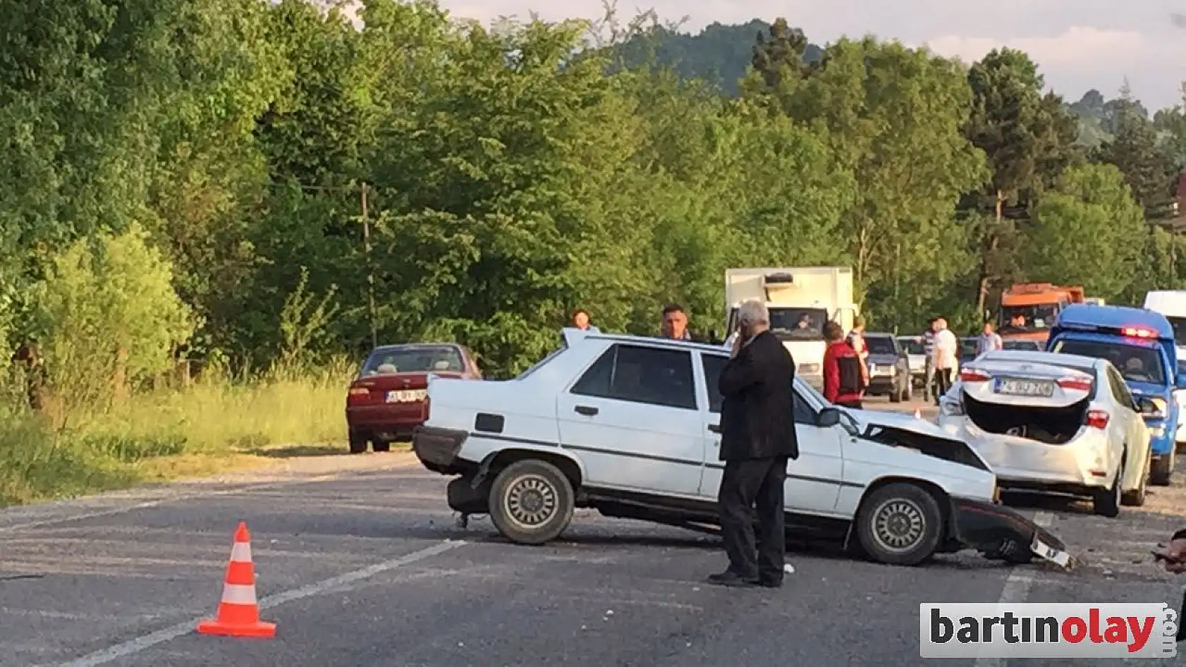 Bartın'da zincirleme kaza, 4 araç çarpıştı