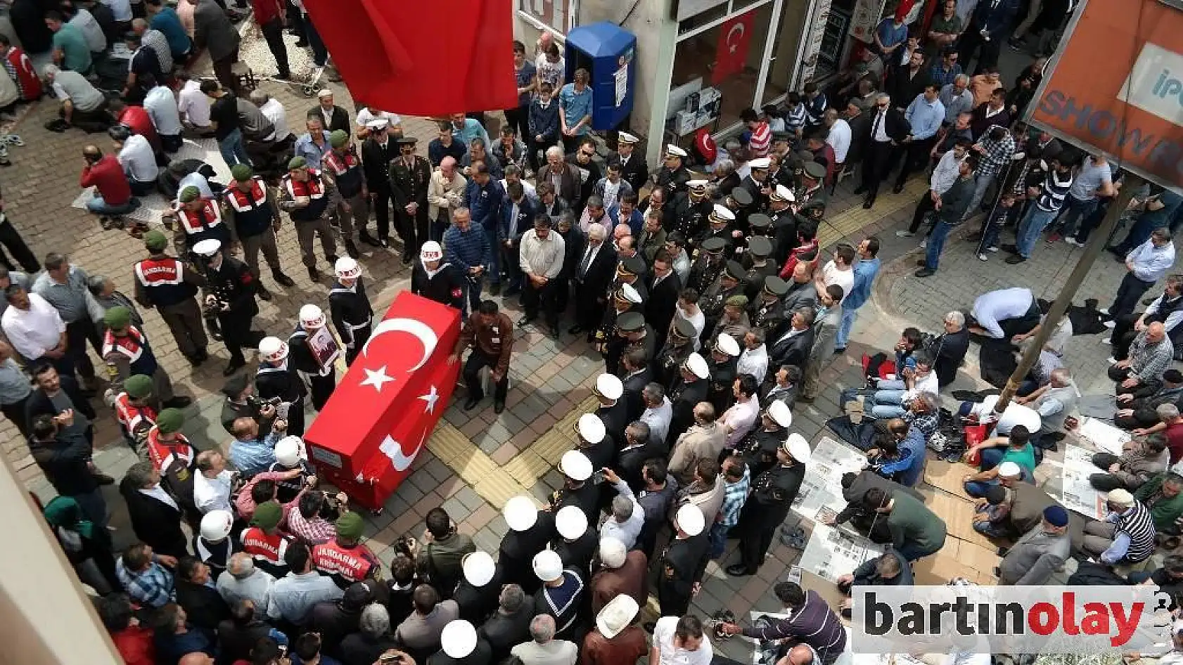 Bartın Şehidini Tekbir Sesleriyle Uğurladı