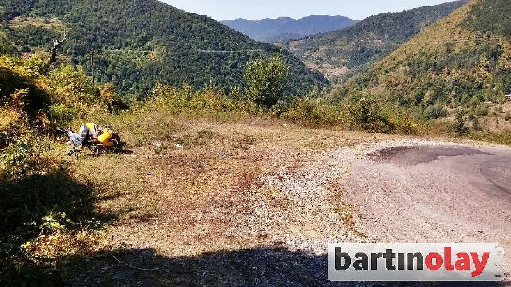 Motosiklet devrildi, 2 yaralı