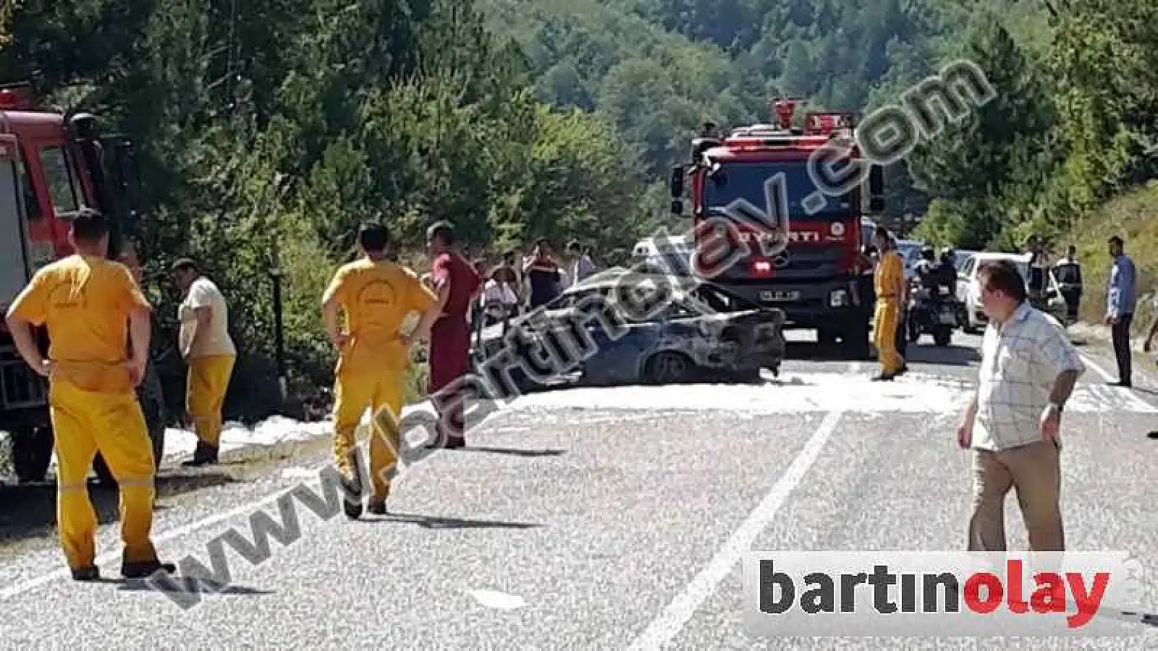 KAZA YAPAN ARAÇ ALEV ALEV YANDI