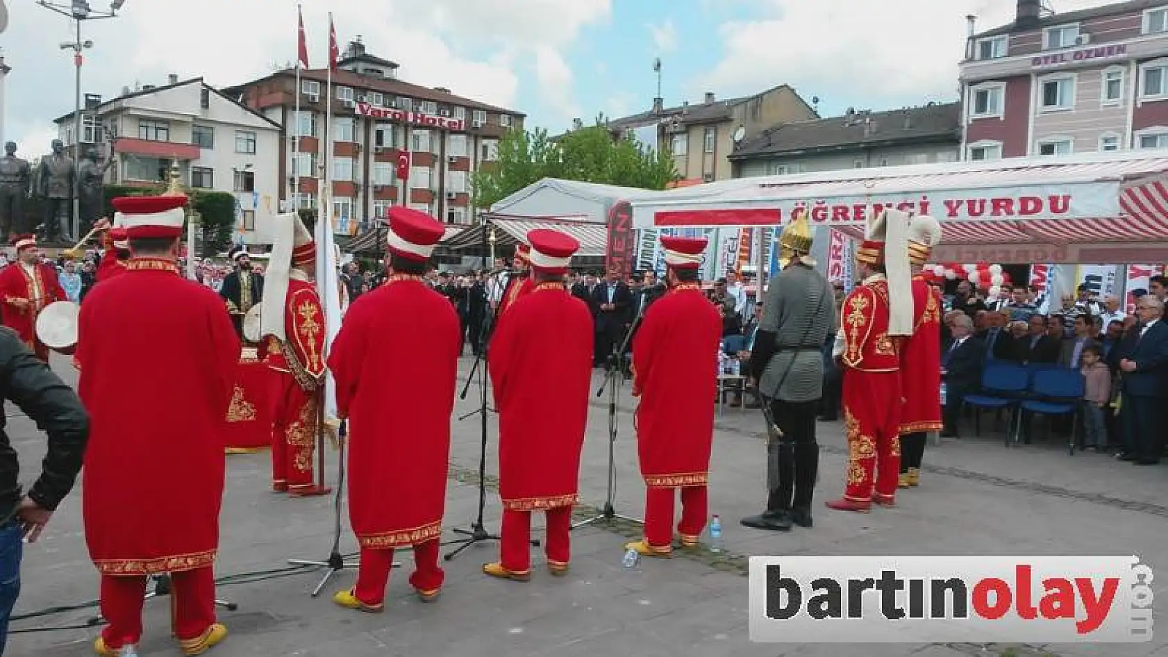 Hayır Çarşısına Görkemli Açılış