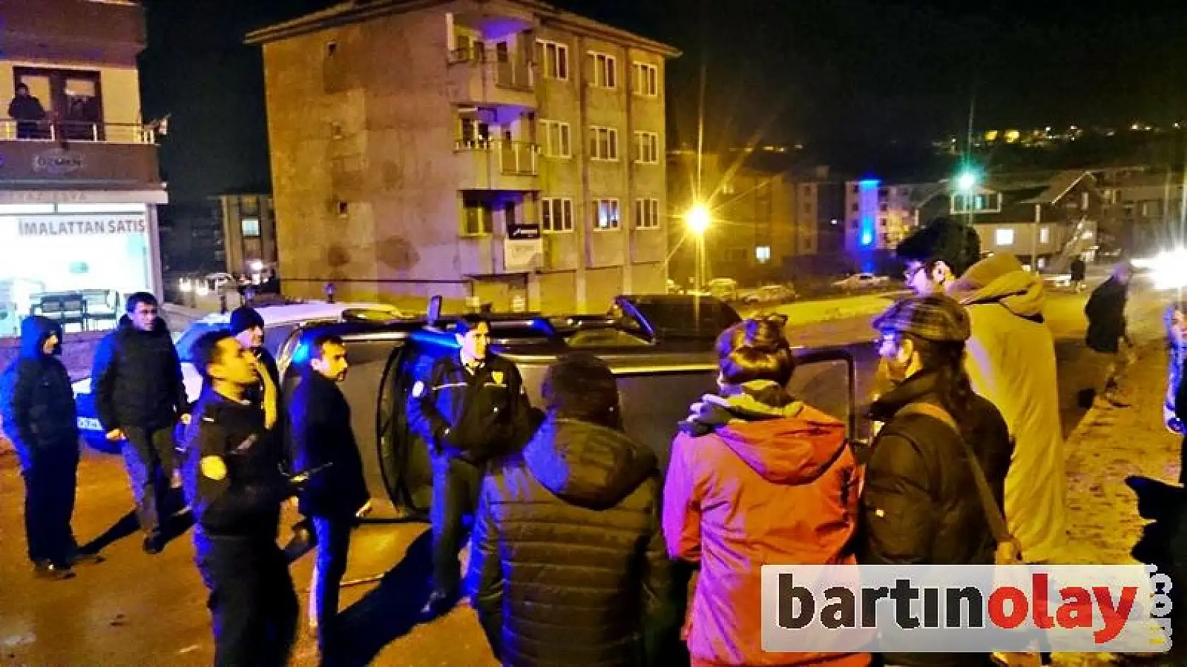 Buz tutan yolda devrildi