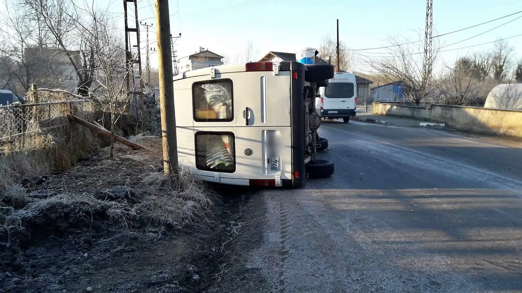 Buzlu yollarda kayan kayana