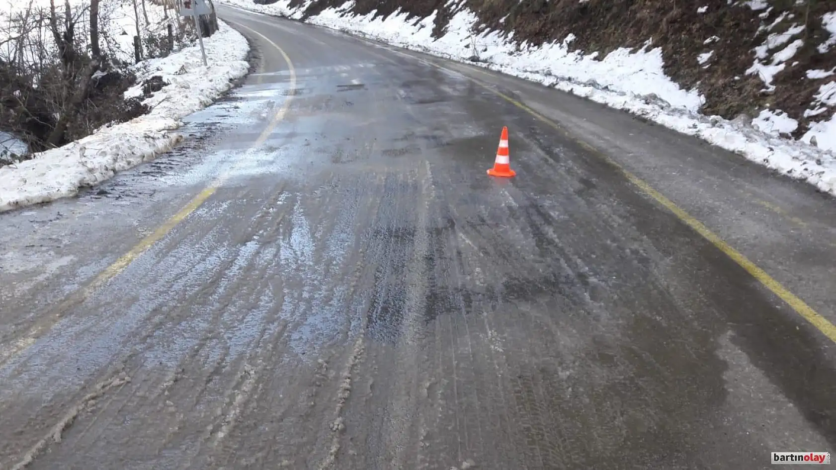 Buzlu zeminde kontrolden çıktı