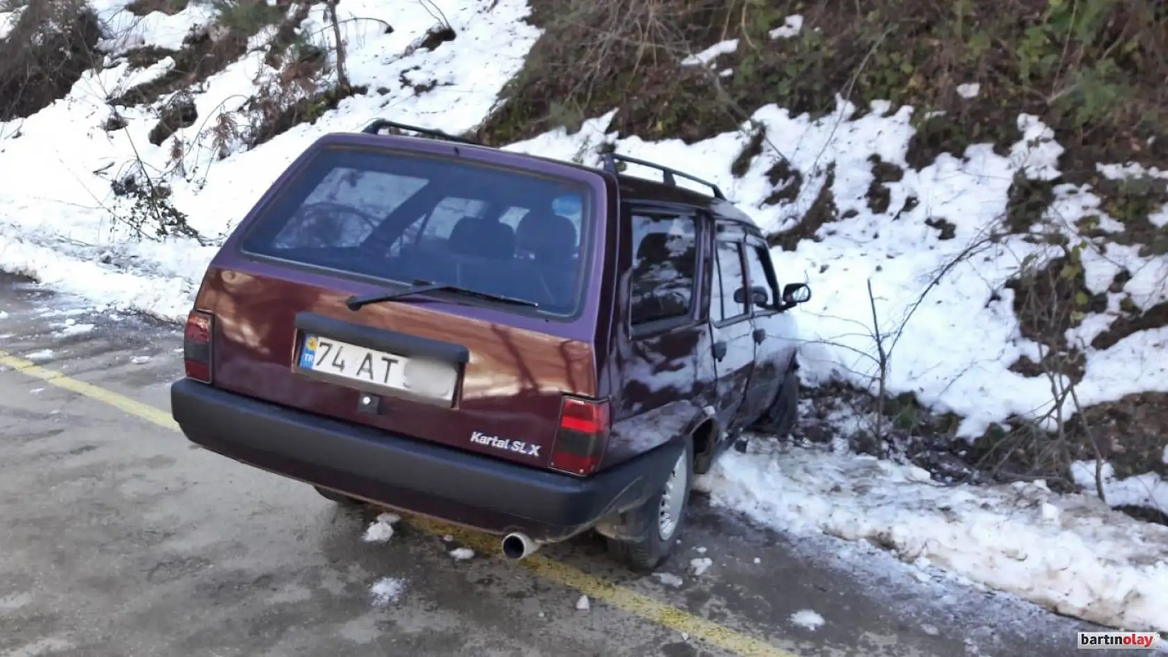 Buzlu zeminde kontrolden çıktı