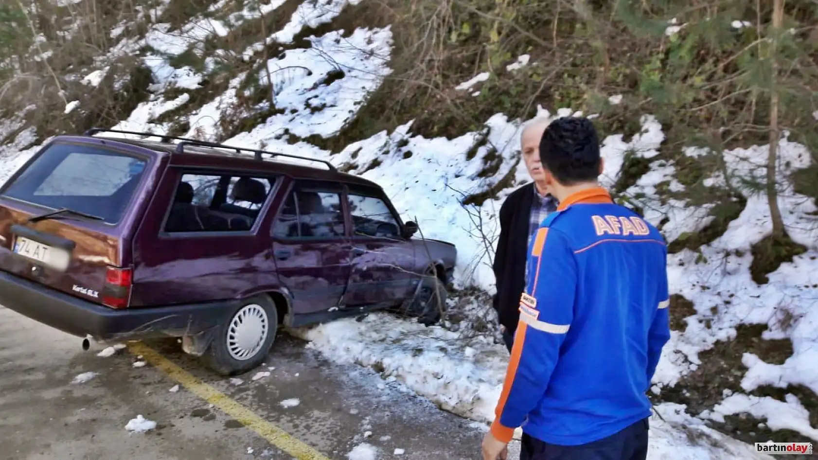 Buzlu zeminde kontrolden çıktı