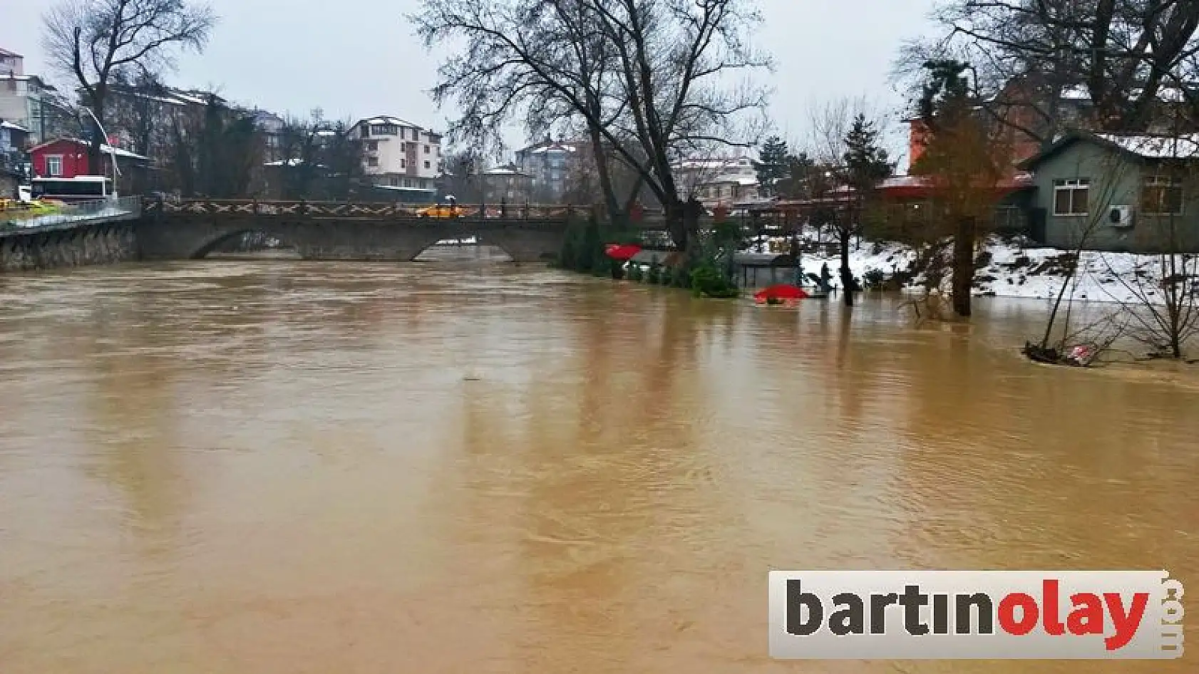 Bartın'da sular yükseliyor