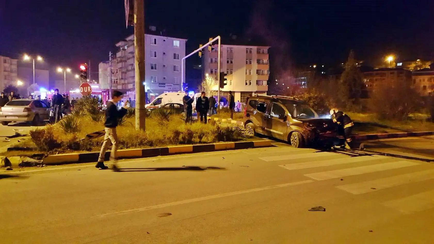 Çatmaca Işıklı kavşakta feci kaza