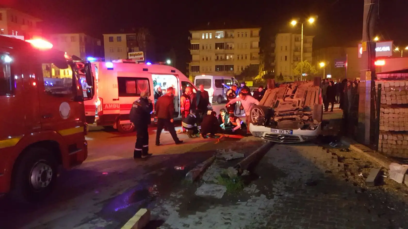 Çatmaca Işıklı kavşakta feci kaza