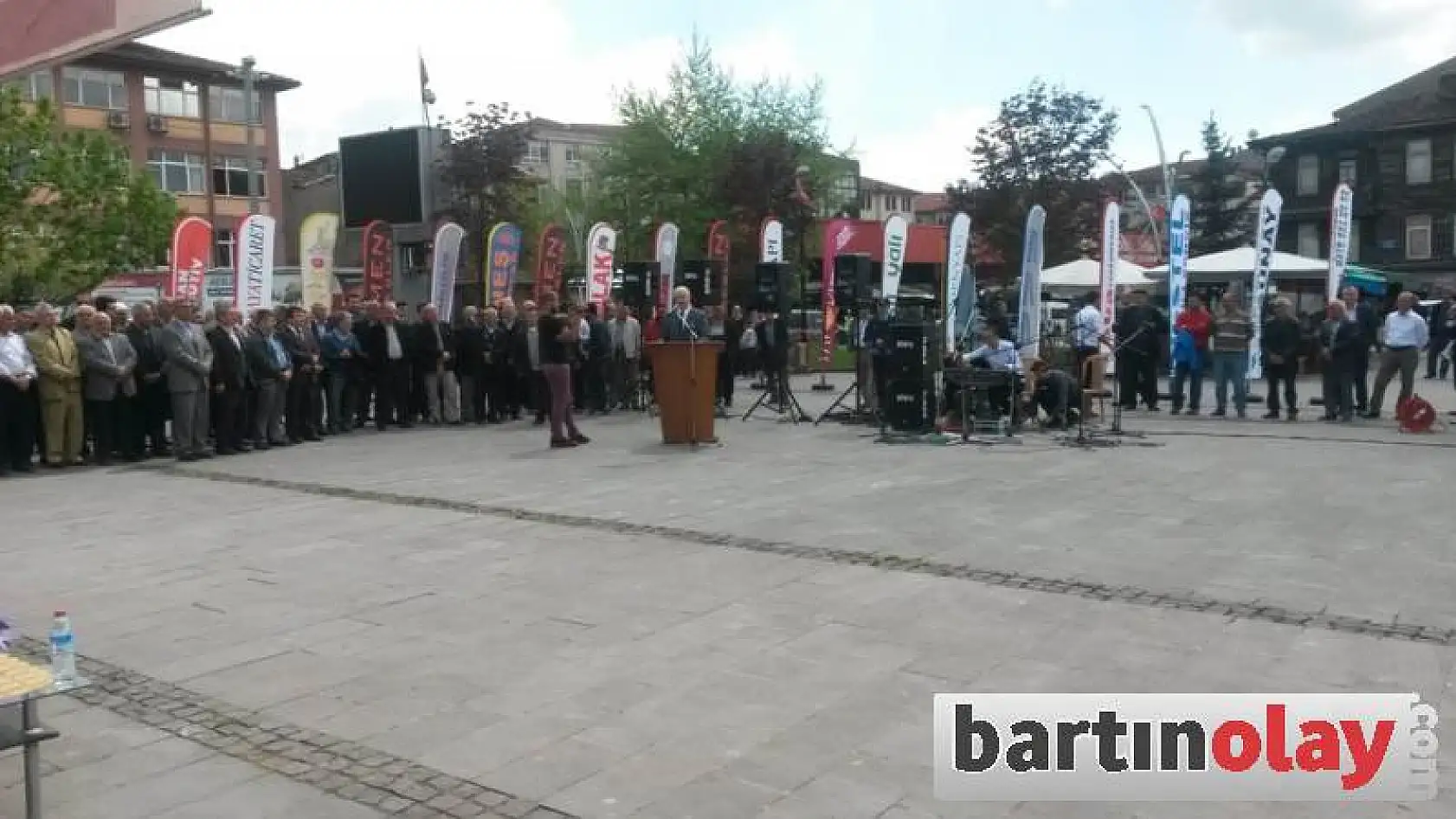 Hayır Çarşısına Görkemli Açılış