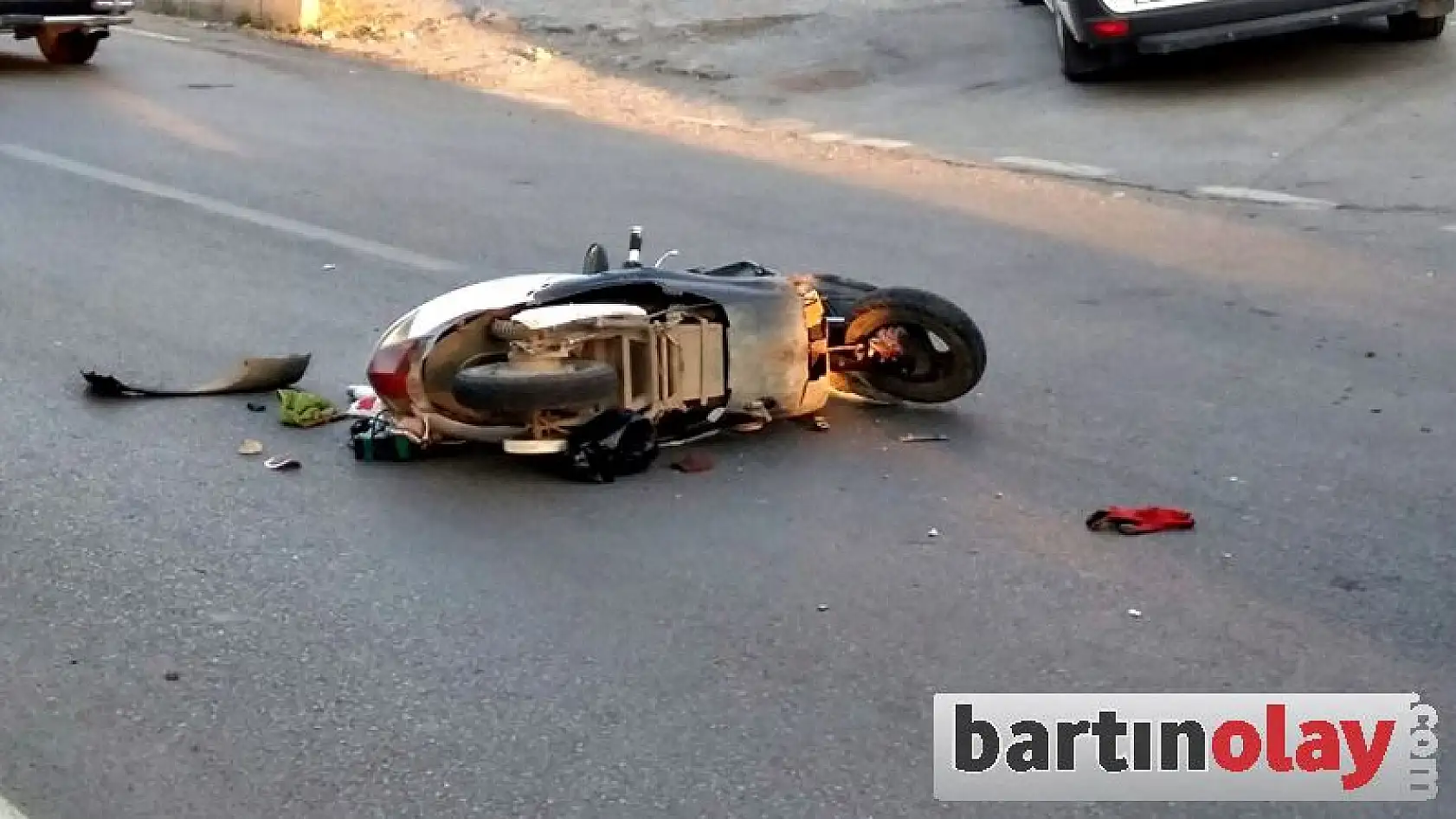 Dikkatsiz açılan kapı kaza yaptırdı