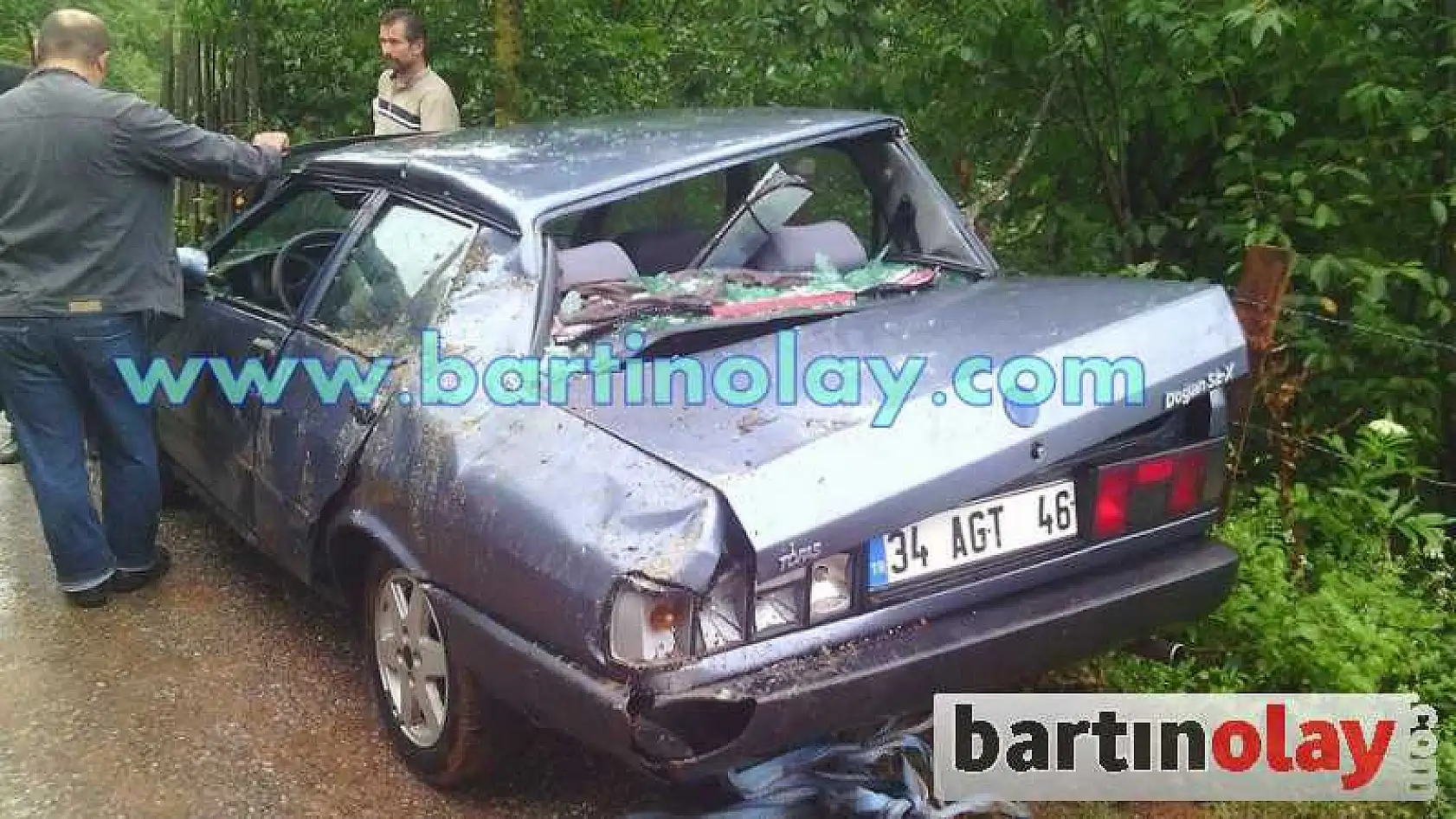 GÖÇEN DUVAR İLE ARAÇ ARASINDA EZİLDİ