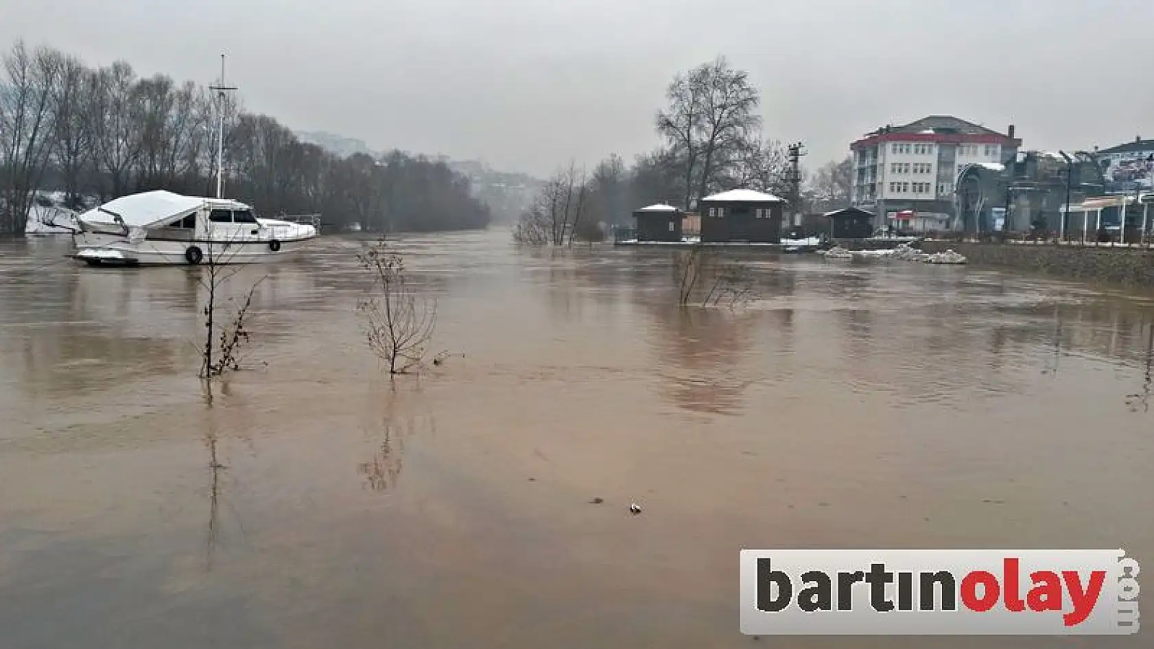 Bartın'da sular yükseliyor