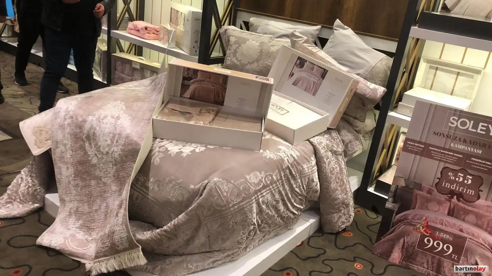 Evinizin tüm ihtiyaçları Karakuşlar AVM'de