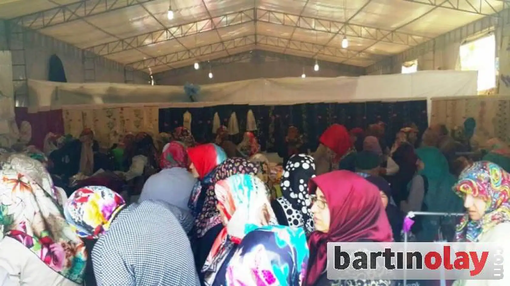 Kozcağız'da Hayır Çarşısı Açıldı