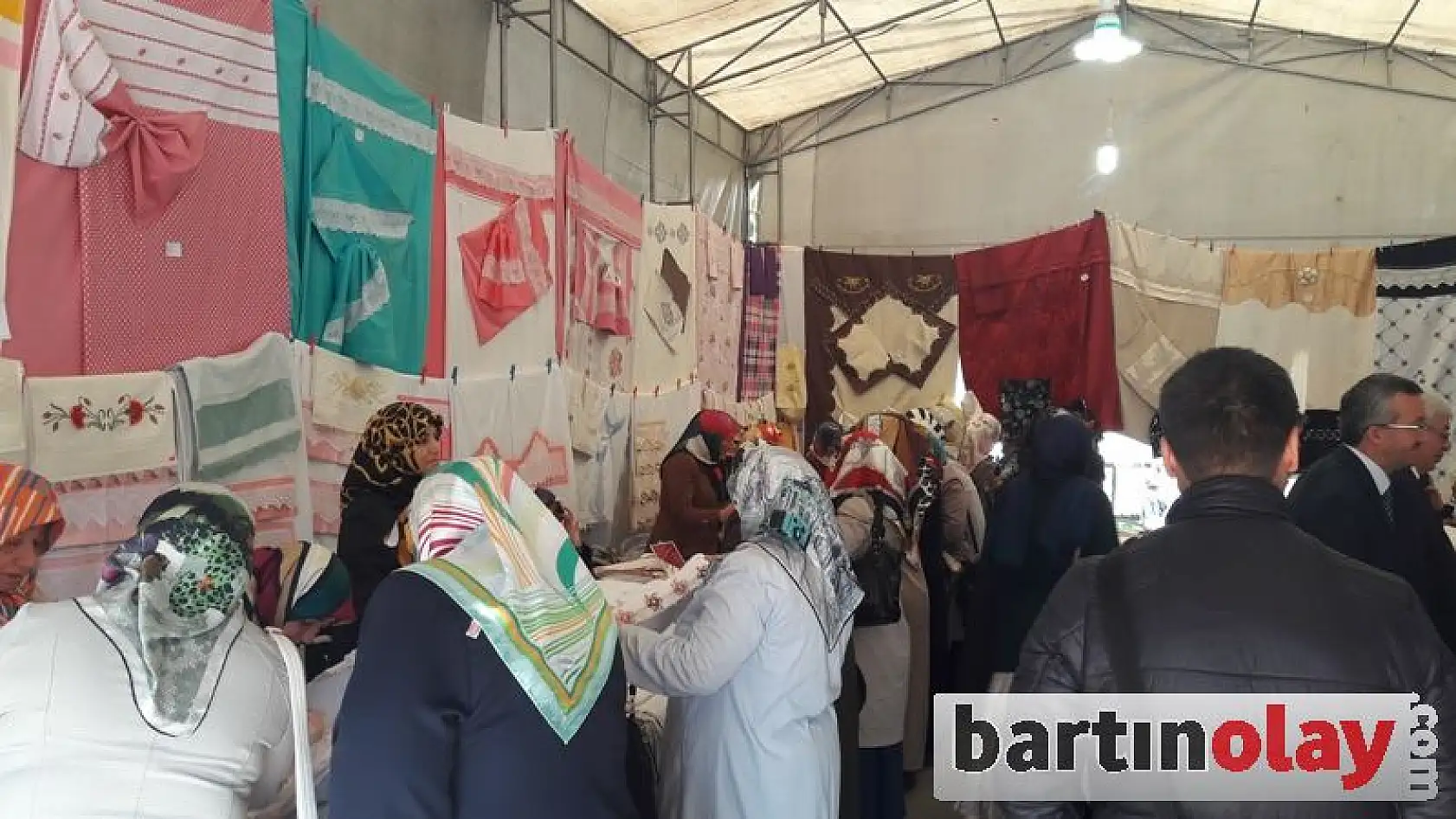 Geleneksel Hayır Çarşısı Açıldı