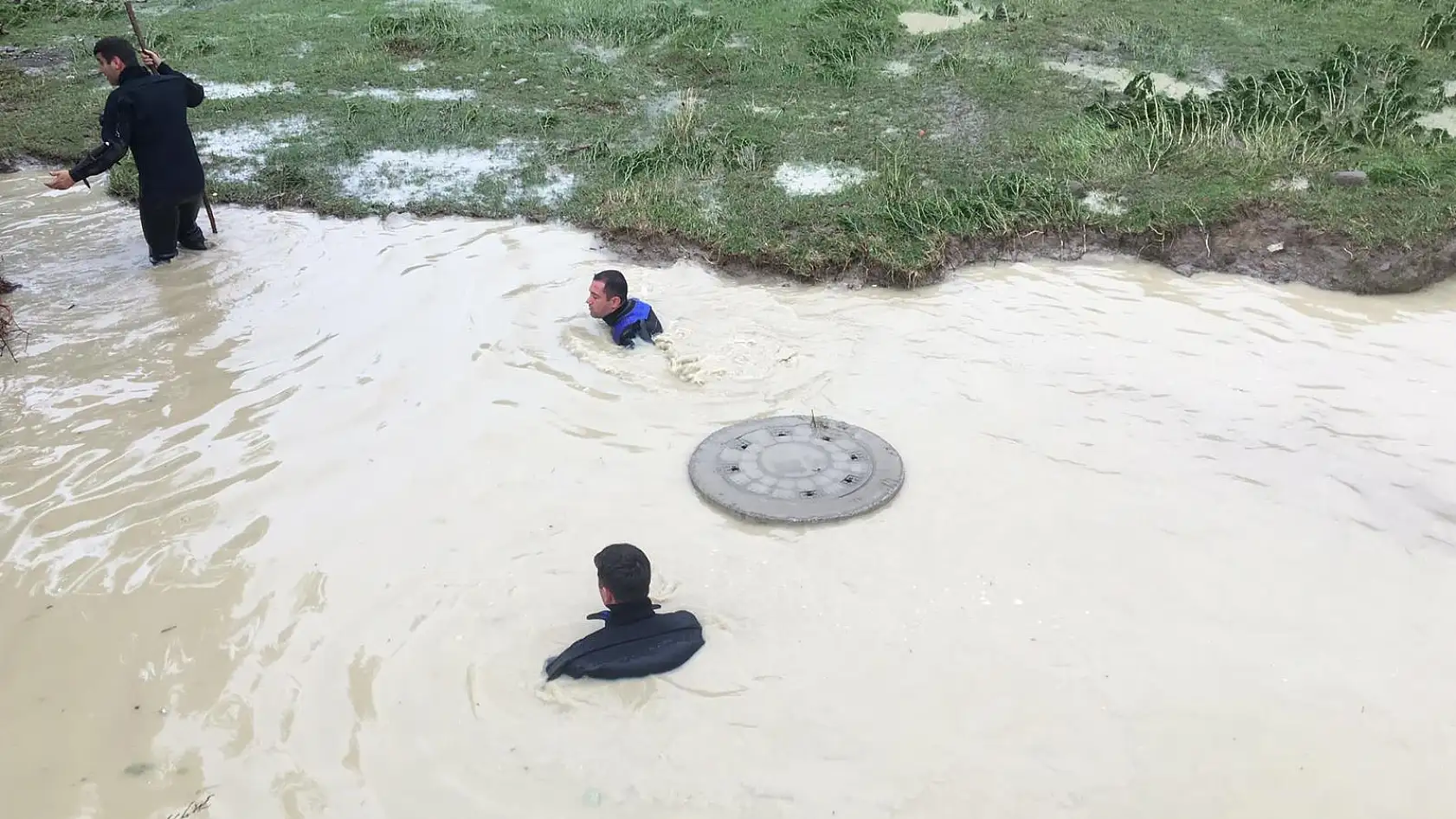 Hasankadı bölgesinde sel felaketi, 2 kişi kayıp