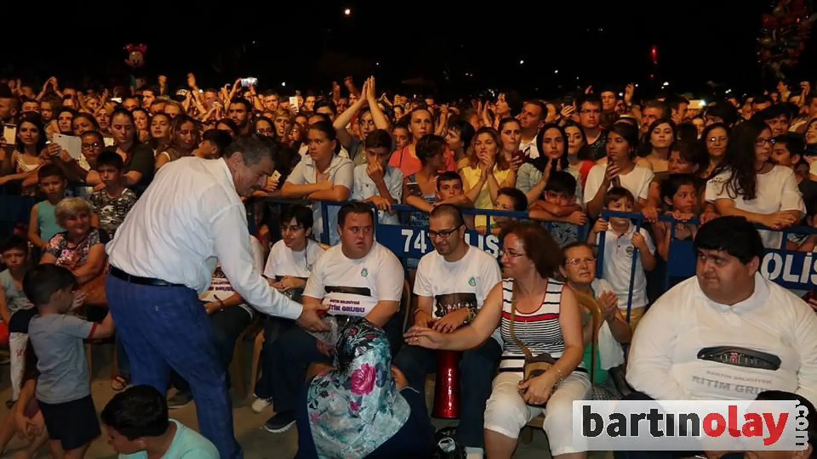 İnkumu'nda Rafet El Roman Coşkusu