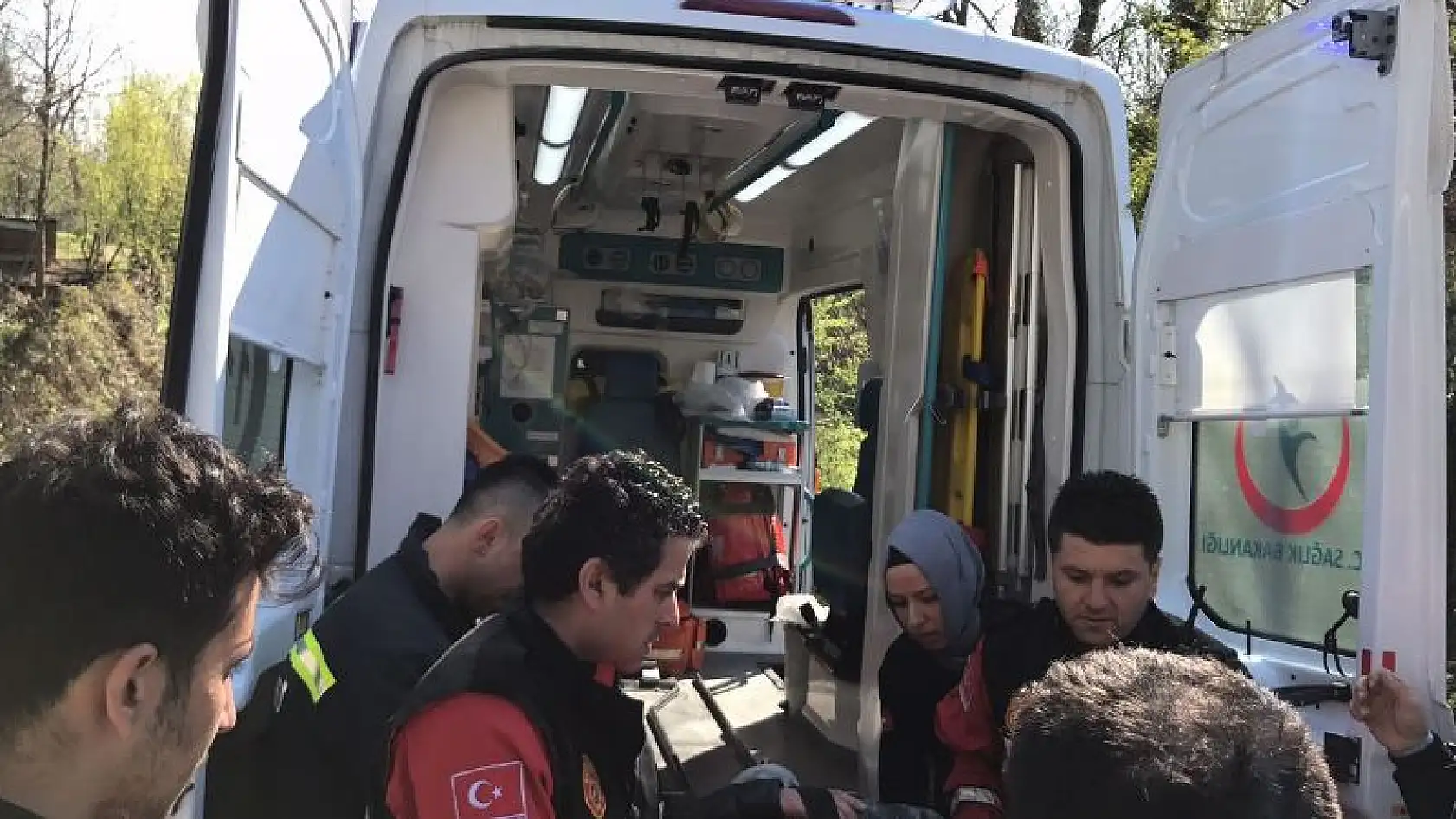 Irmak kenarında hareketli dakikalar