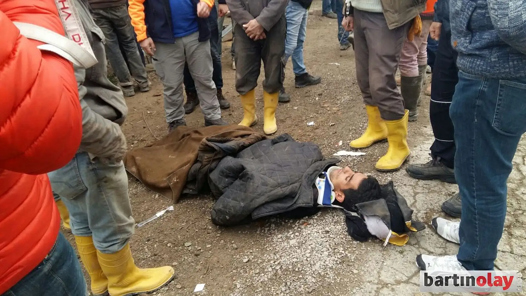 İşçileri taşıyan minibüs kaza yaptı