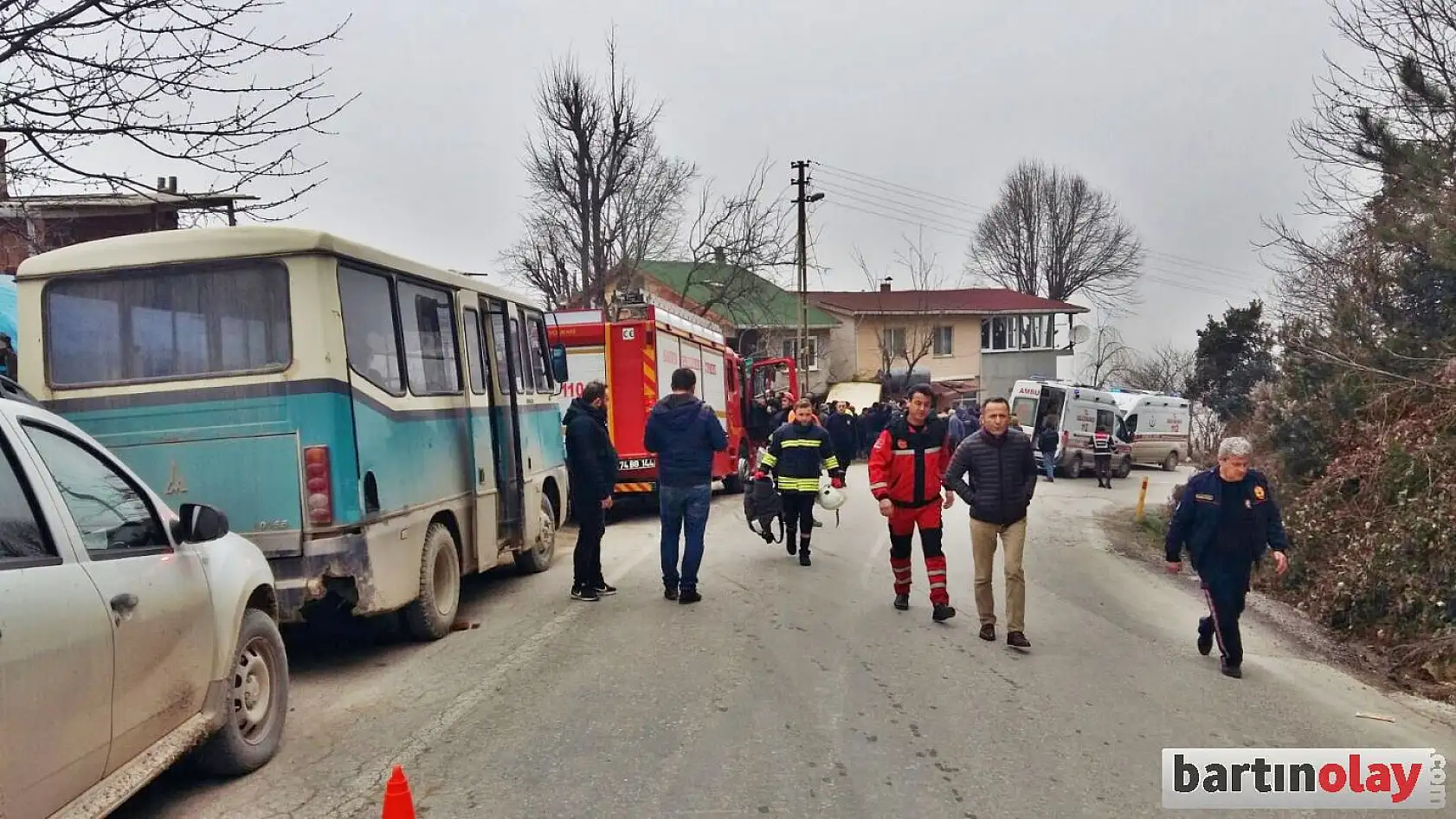 İşçileri taşıyan minibüs kaza yaptı