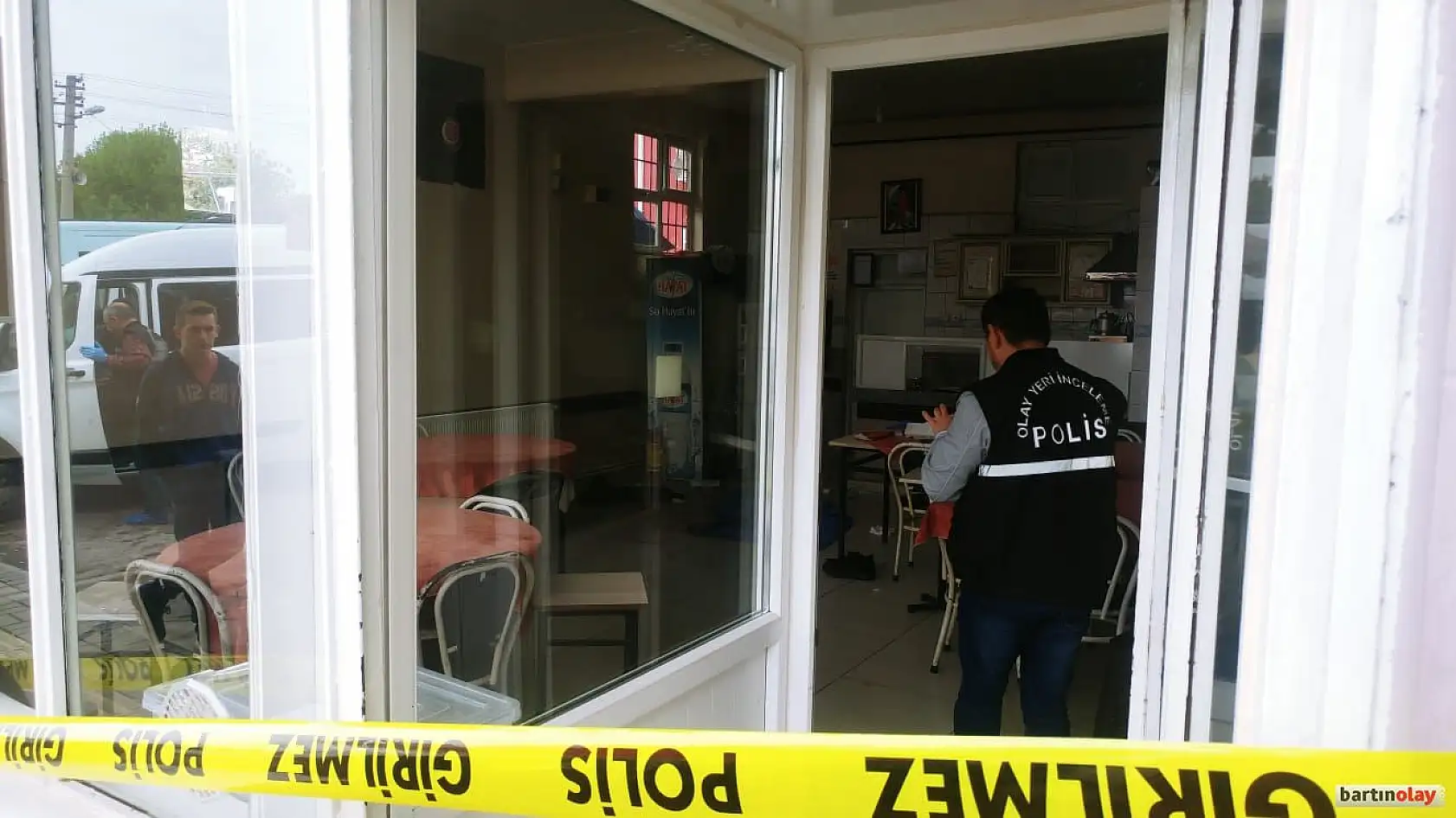 Kahvehanede bıçaklı kavga