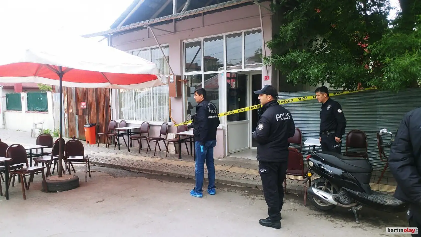 Kahvehanede bıçaklı kavga