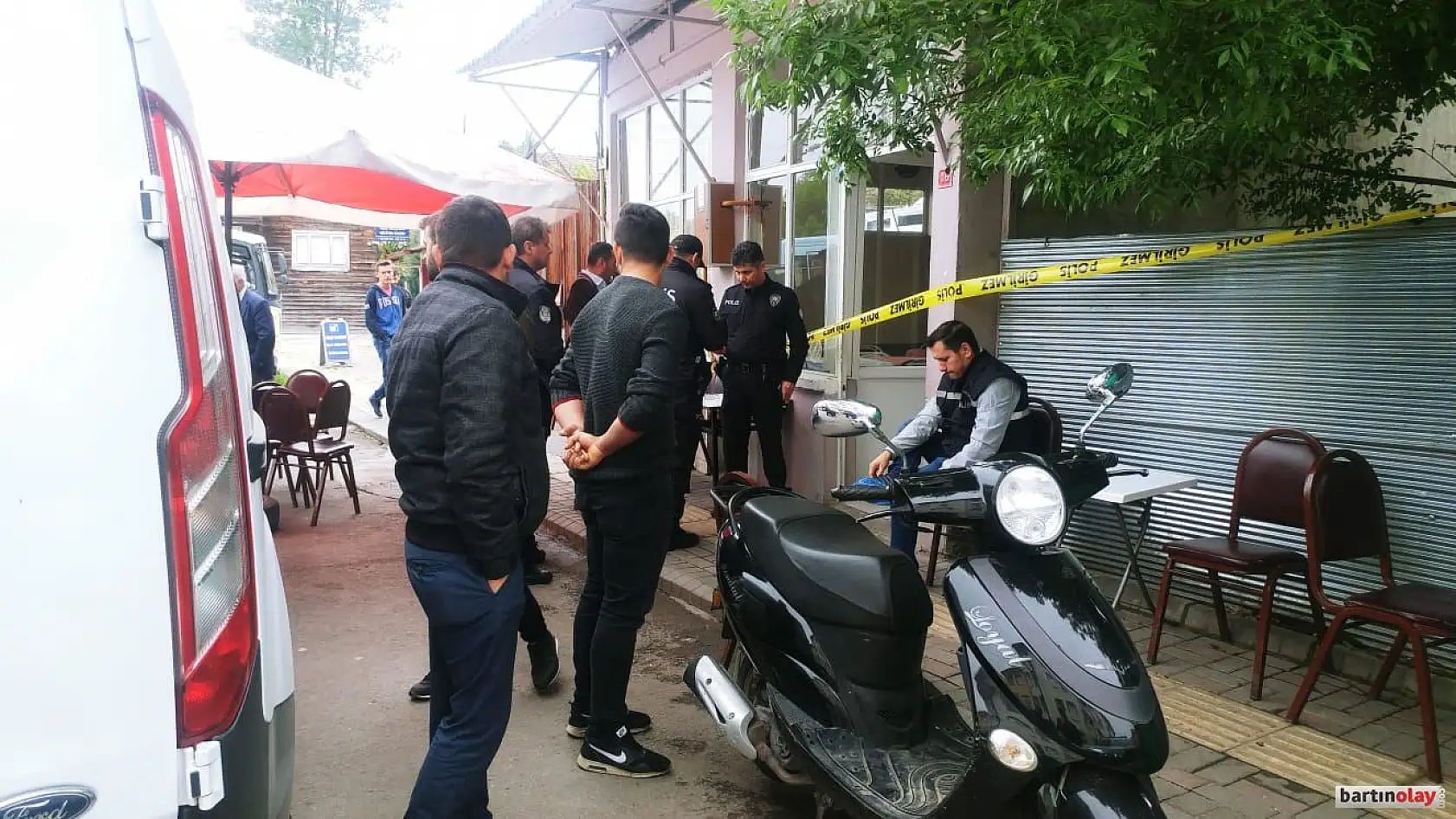 Kahvehanede bıçaklı kavga