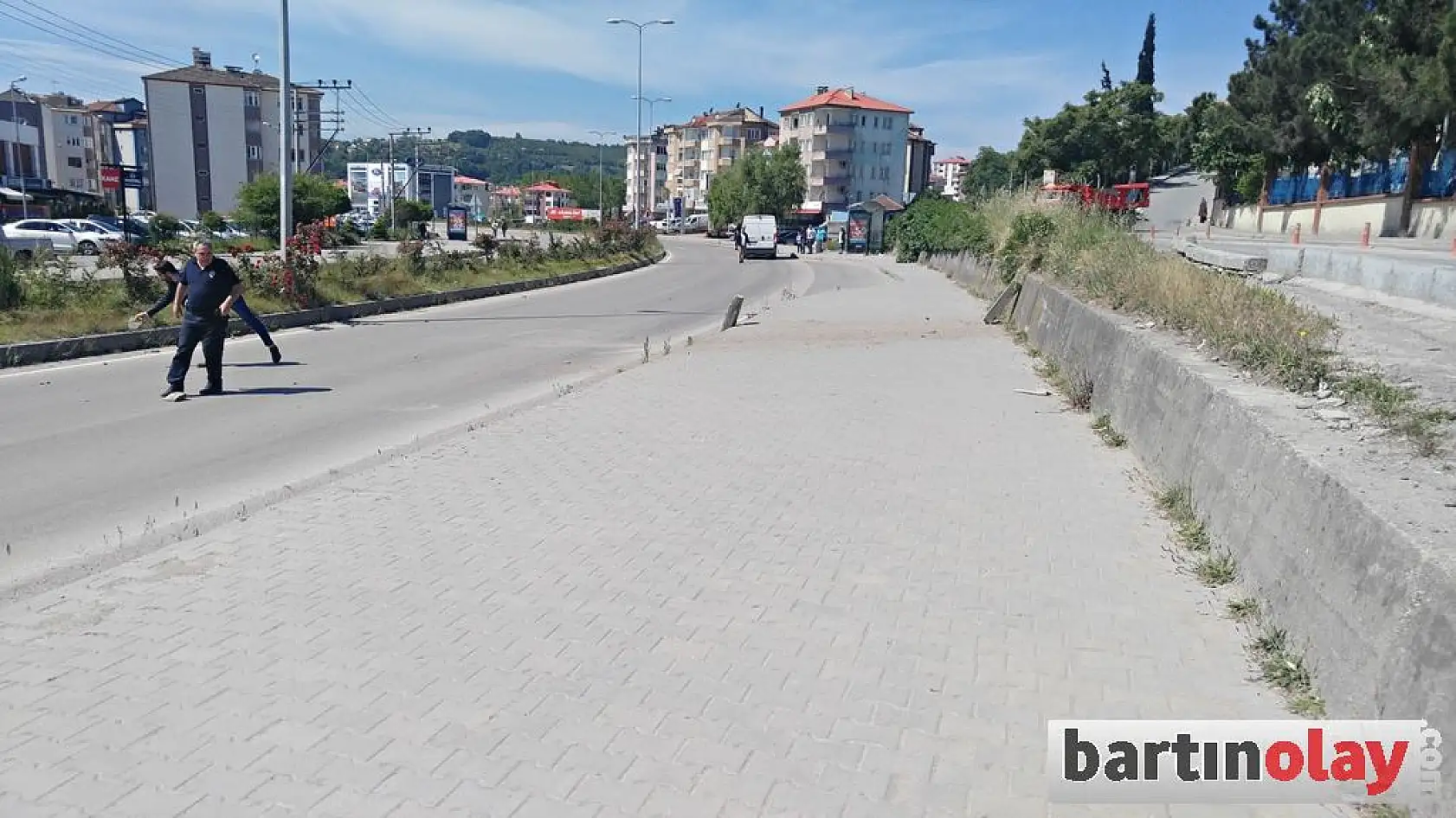 Kamyon lastiği bomba gibi patladı