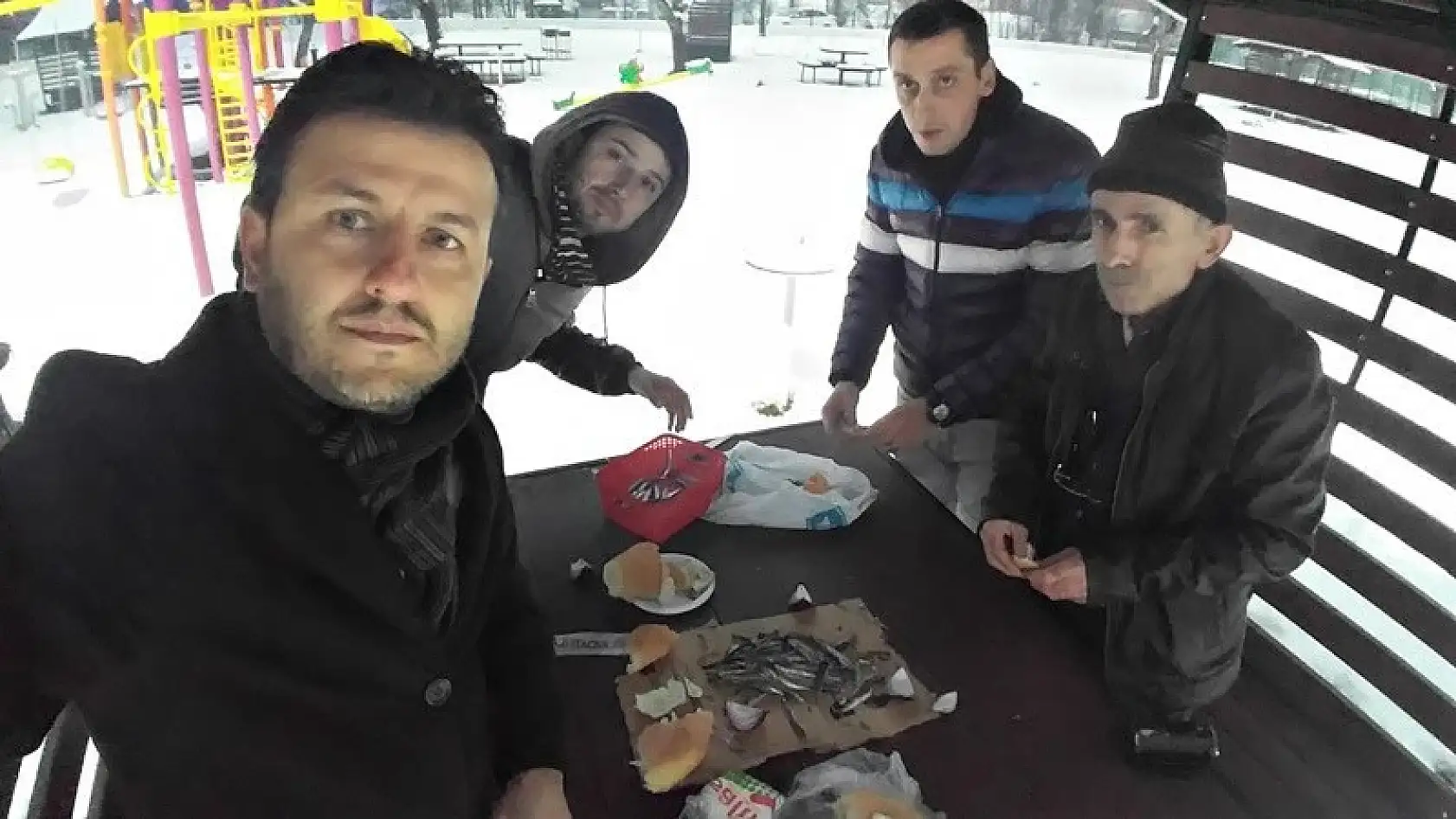 Karda hamsi mangal keyfi