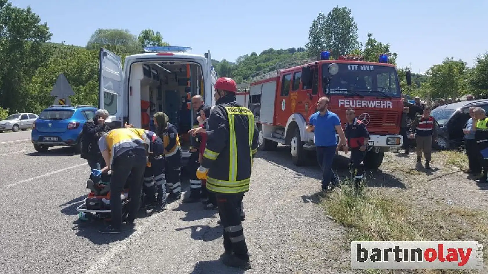 Karşı şeride geçti, çarpıştılar