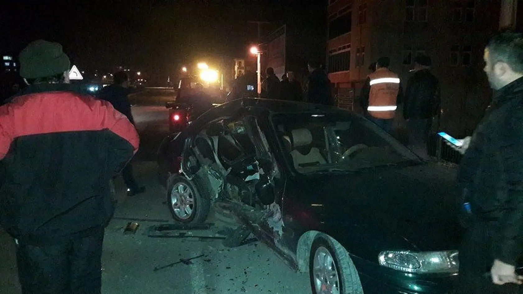 Kavşakta çarpıştılar, 2 Yaralı