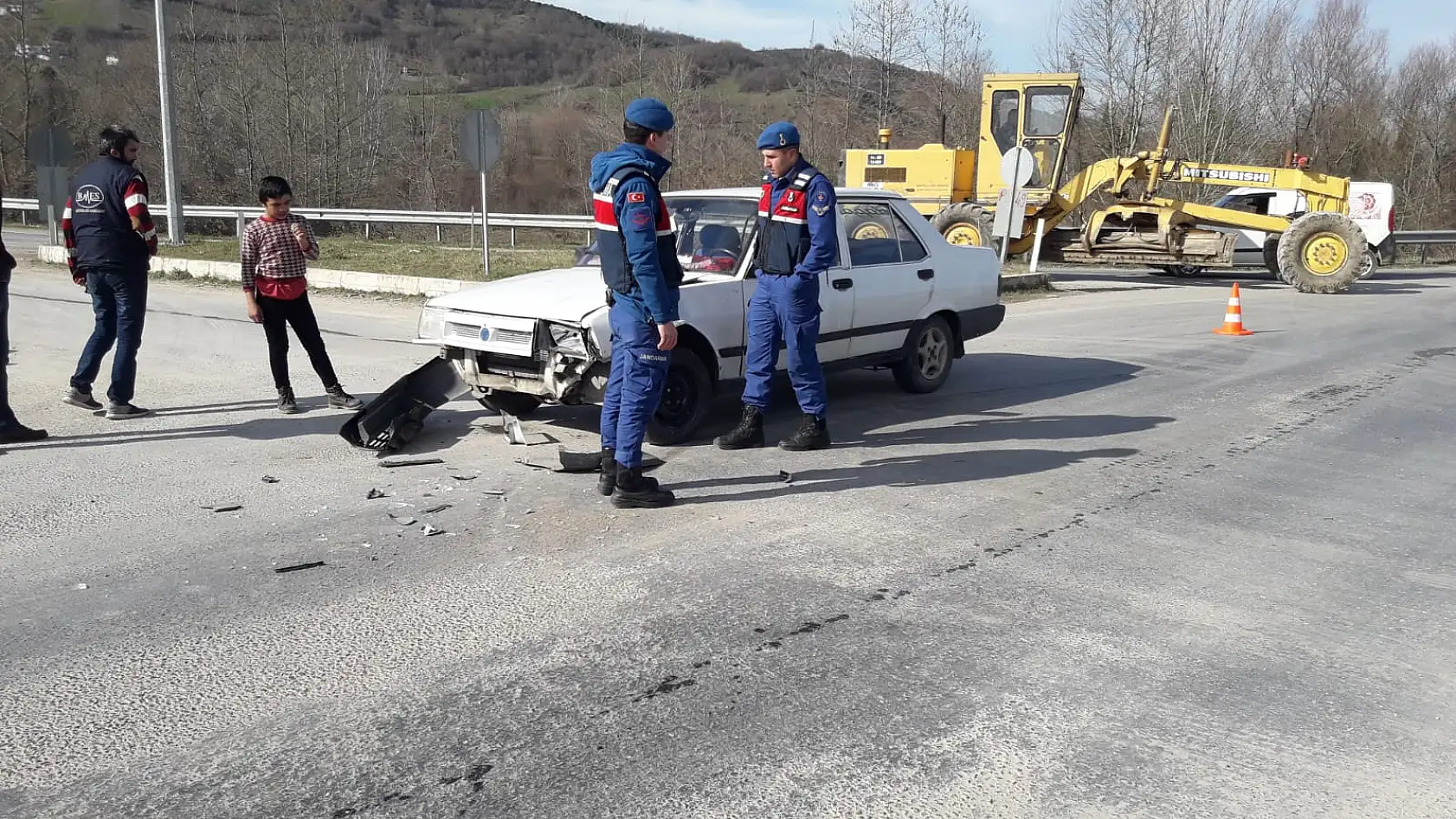 Kavşakta kaza, çarpıştılar