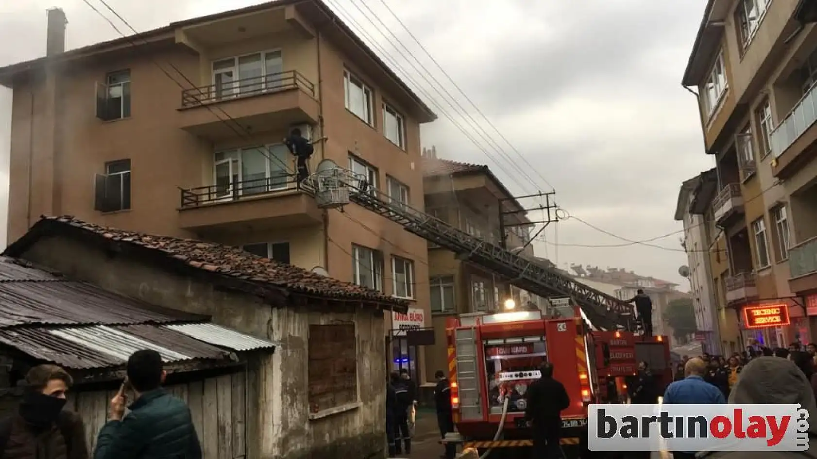 Kıvılcım Yangına Sebep Oldu