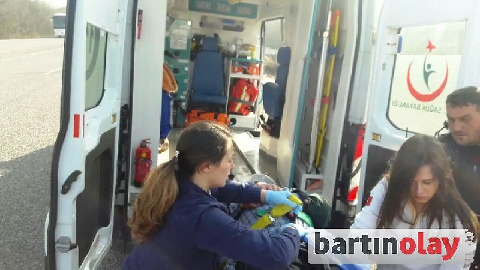 Kontrolden çıkan araç şarampole devrildi