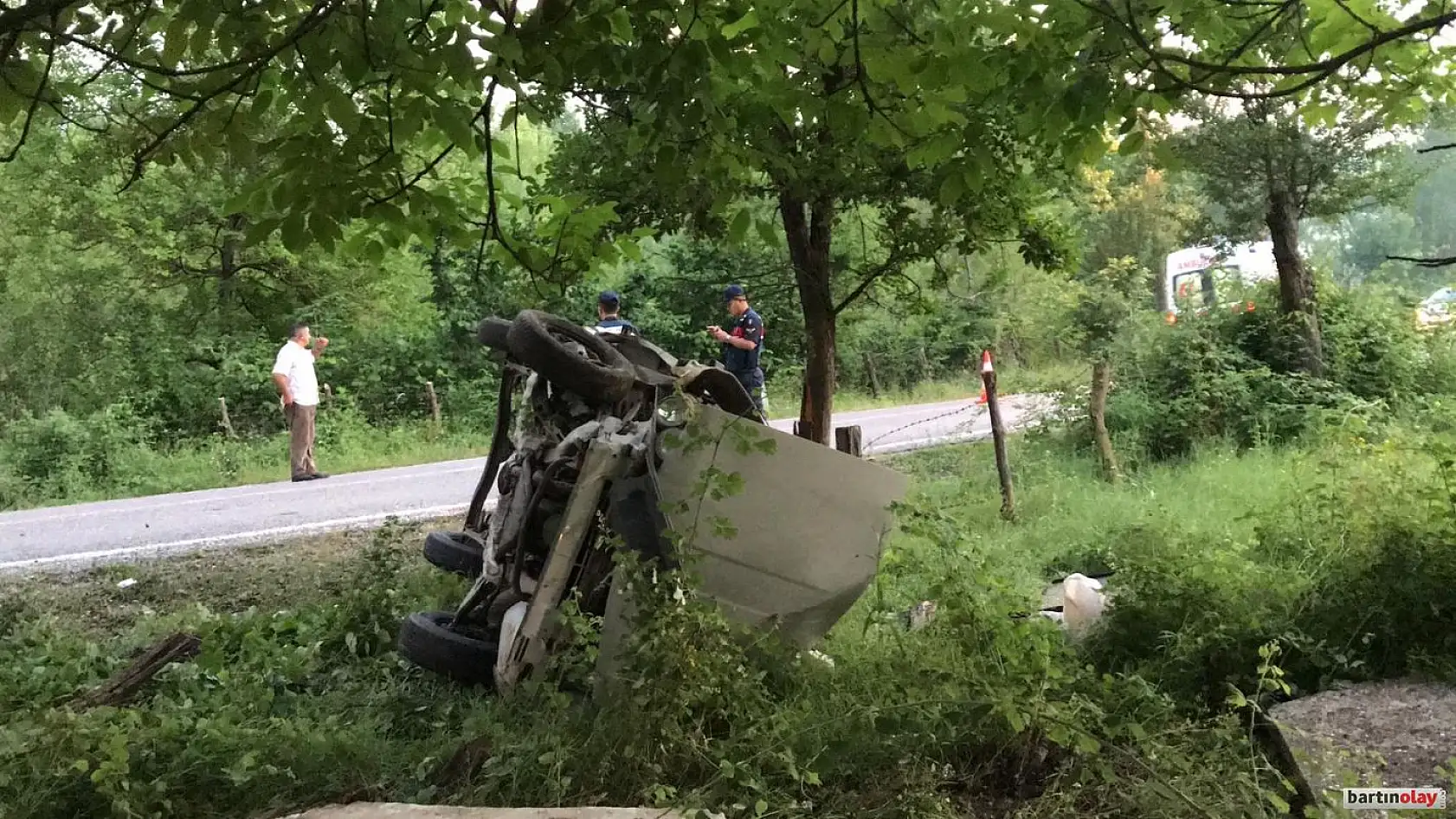 Kontrolden çıkan Toros takla attı