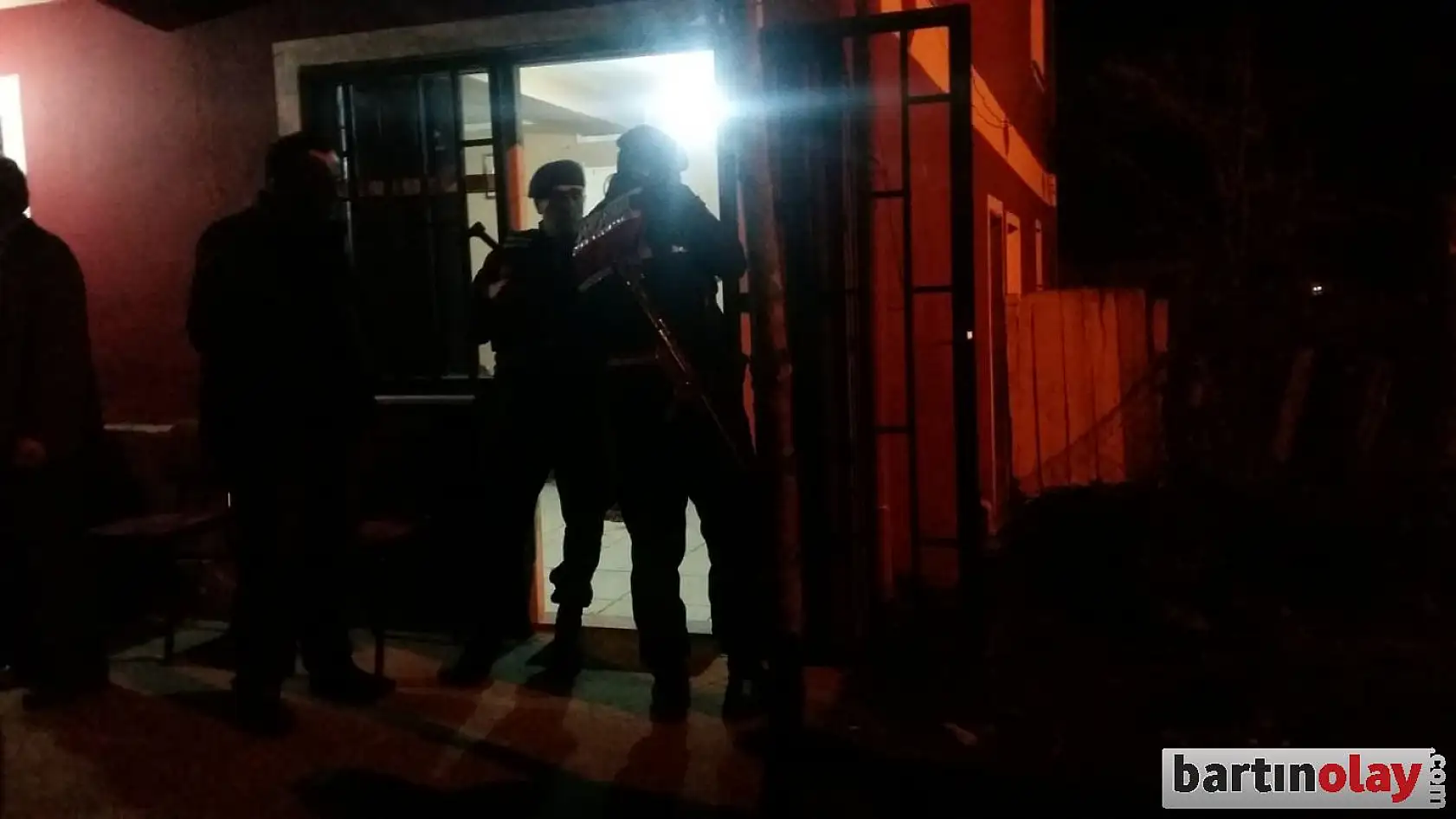 Köy kahvesinde kurşun yağdırdı