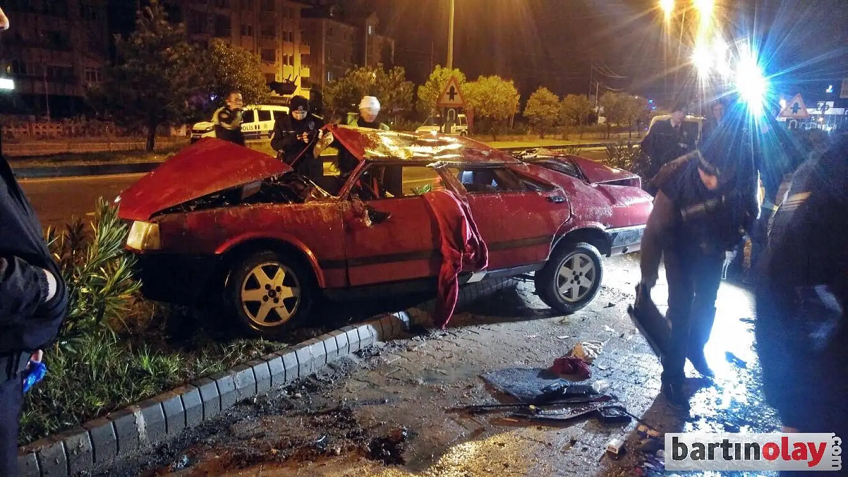 Otomobil alt yola devrildi, 1 ölü