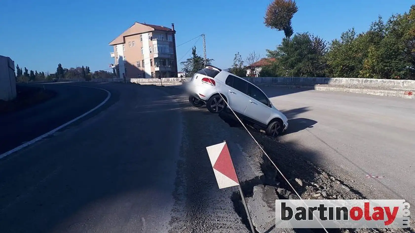 Otomobil bu şekilde kaldı