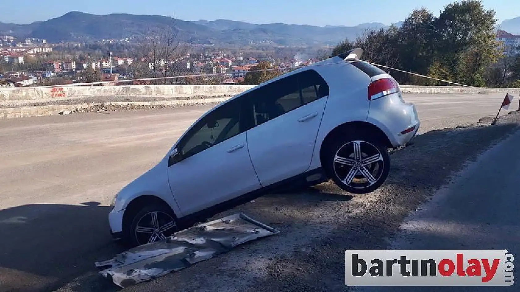 Otomobil bu şekilde kaldı