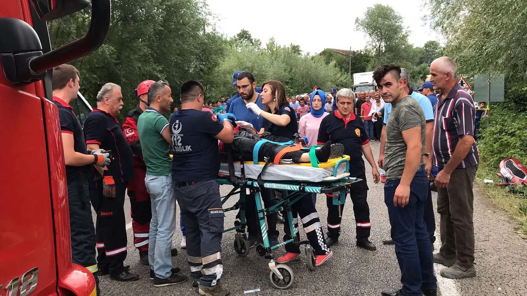 Otomobil ile çarpışan tır şarampole devrildi