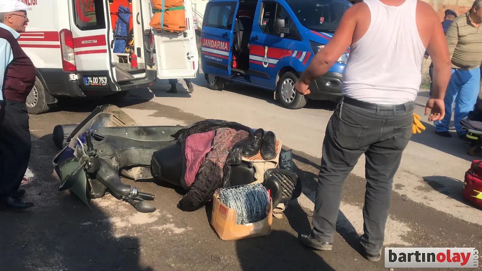 Otomobil ile motosiklet çarpıştı, 1 yaralı