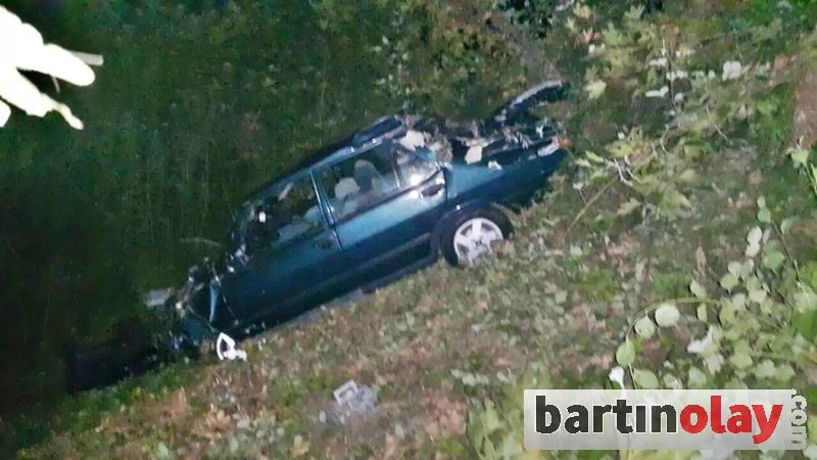 Otomobil Şarampole uçtu, 2 Yaralı