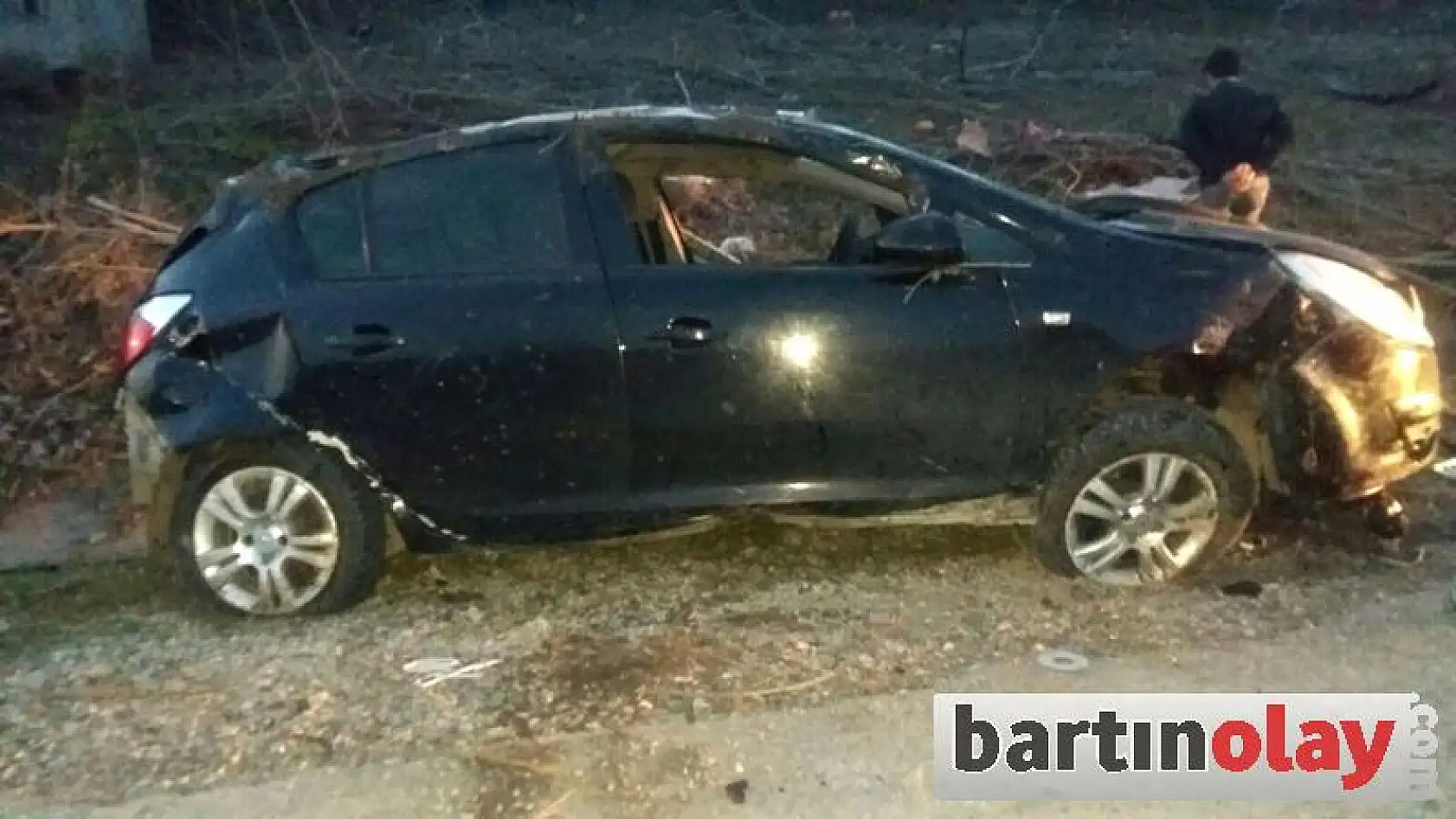 Otomobil Takla Attı,2 Yaralı