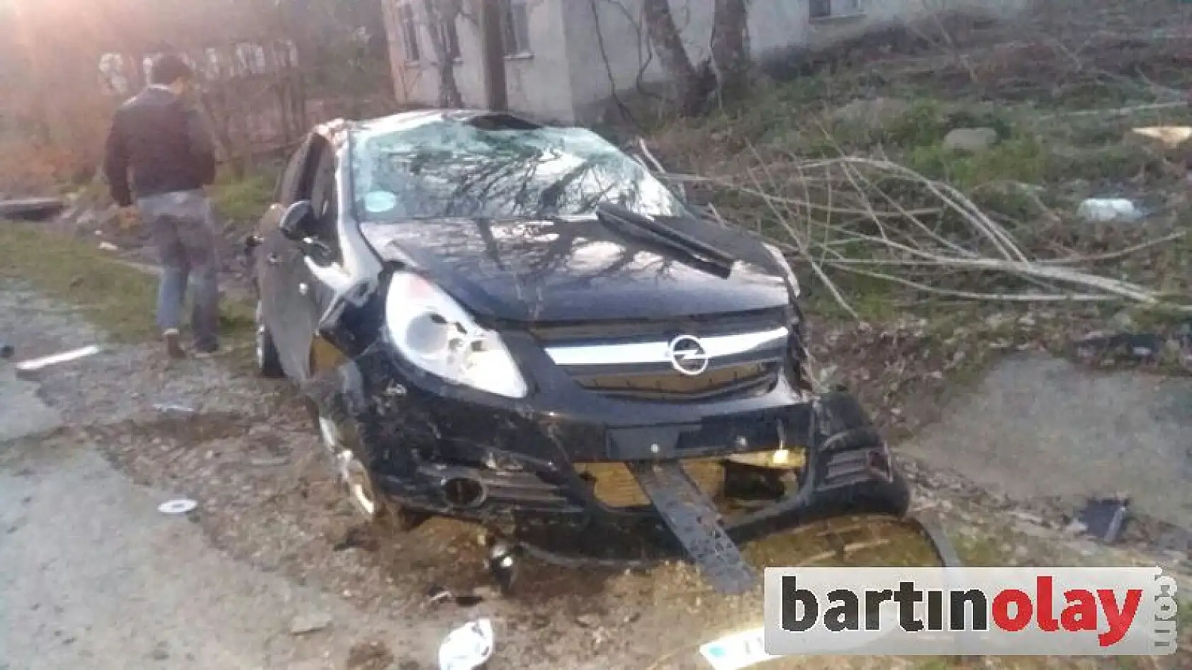 Otomobil Takla Attı,2 Yaralı