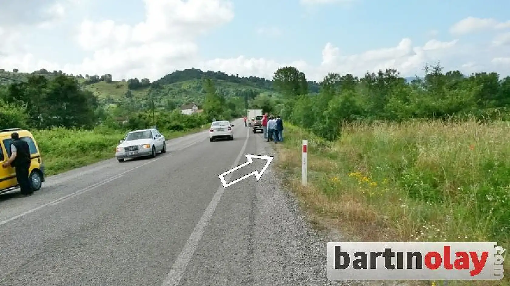 Otomobil Tarlaya Uçtu