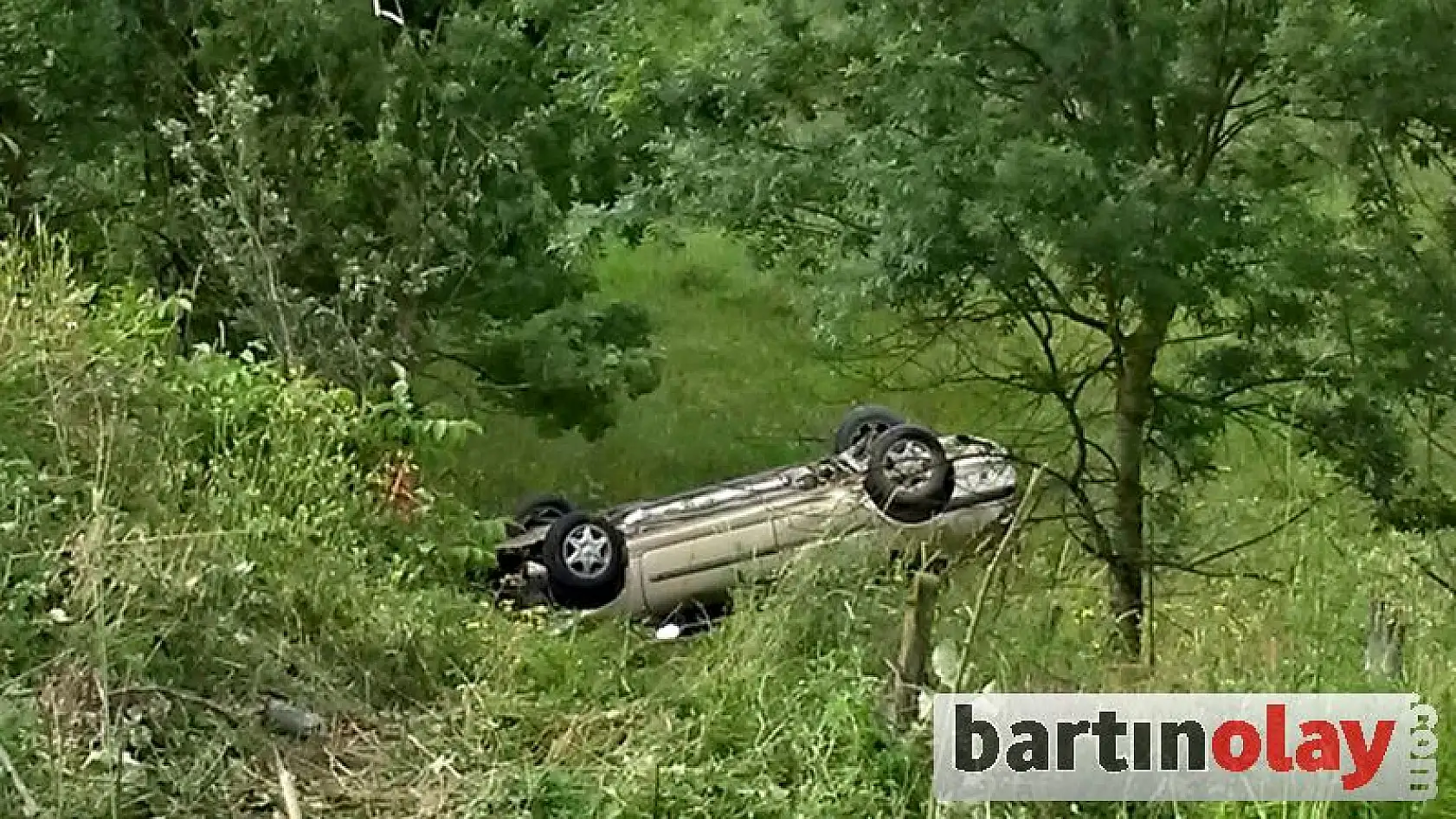 Otomobil Tarlaya Uçtu